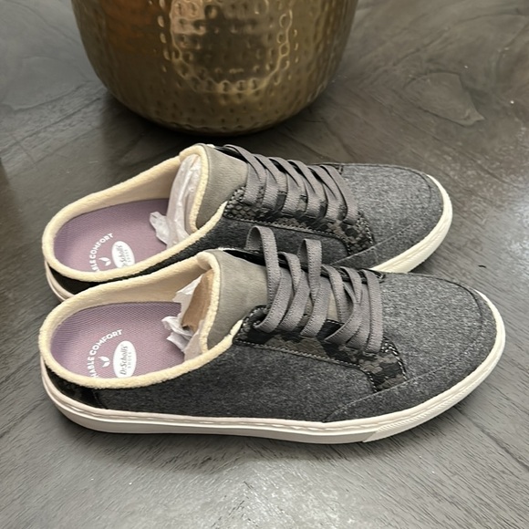 Dr. Scholl's NBD Grey Flannel Slip On Laces Mules - Picture 4 of 6